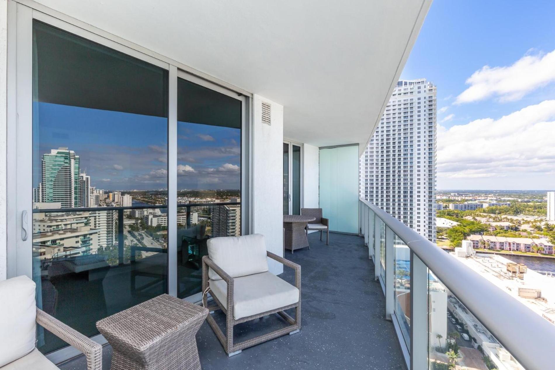 Ocean View 1 Bed On The Beach 19Th Floor Hollywood Hallandale Beach Exterior photo